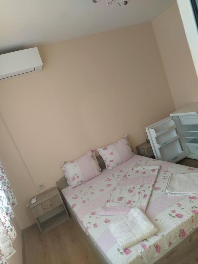 Guest House Proynovi Kalofer Eksteriør billede