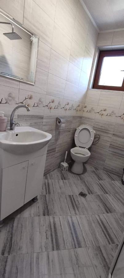 Guest House Proynovi Kalofer Eksteriør billede