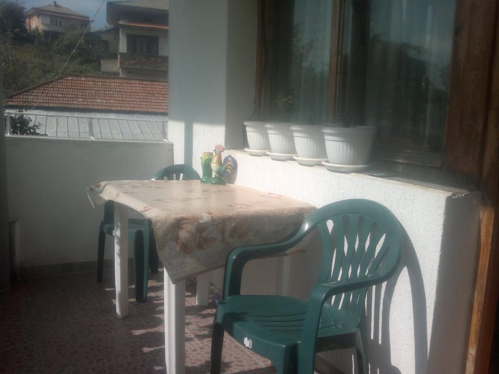 Guest House Proynovi Kalofer Eksteriør billede